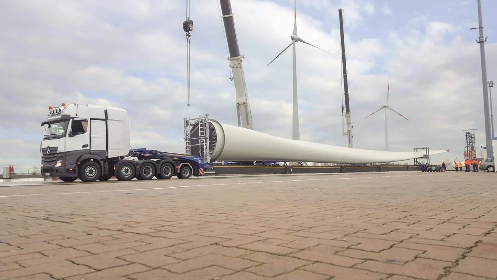 Wind turbine transport and logistics